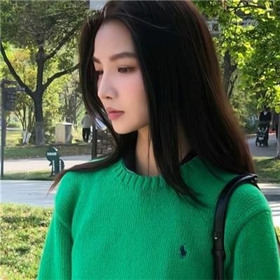 戴脚镣的女孩